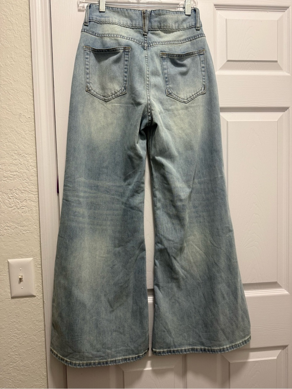 Wide Leg flared stretchy jeans by Elroi Stidio - Picture 2 of 5